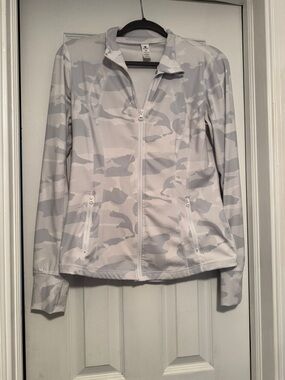 90 Degree By Reflex Light Gray Camo athletic Jacket